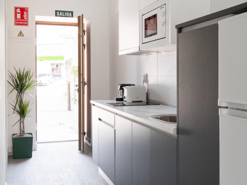 Cocina completa del apartamento Langre con lavavajillas