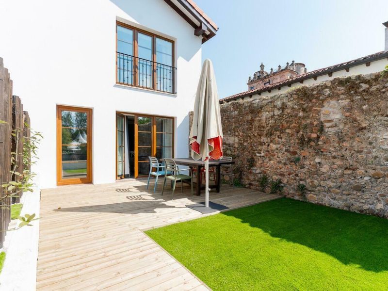 Jardín privado del apartamento adaptado Langre