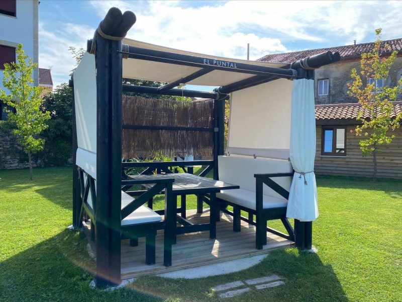 Private chill-out cube from El Puntal apartment